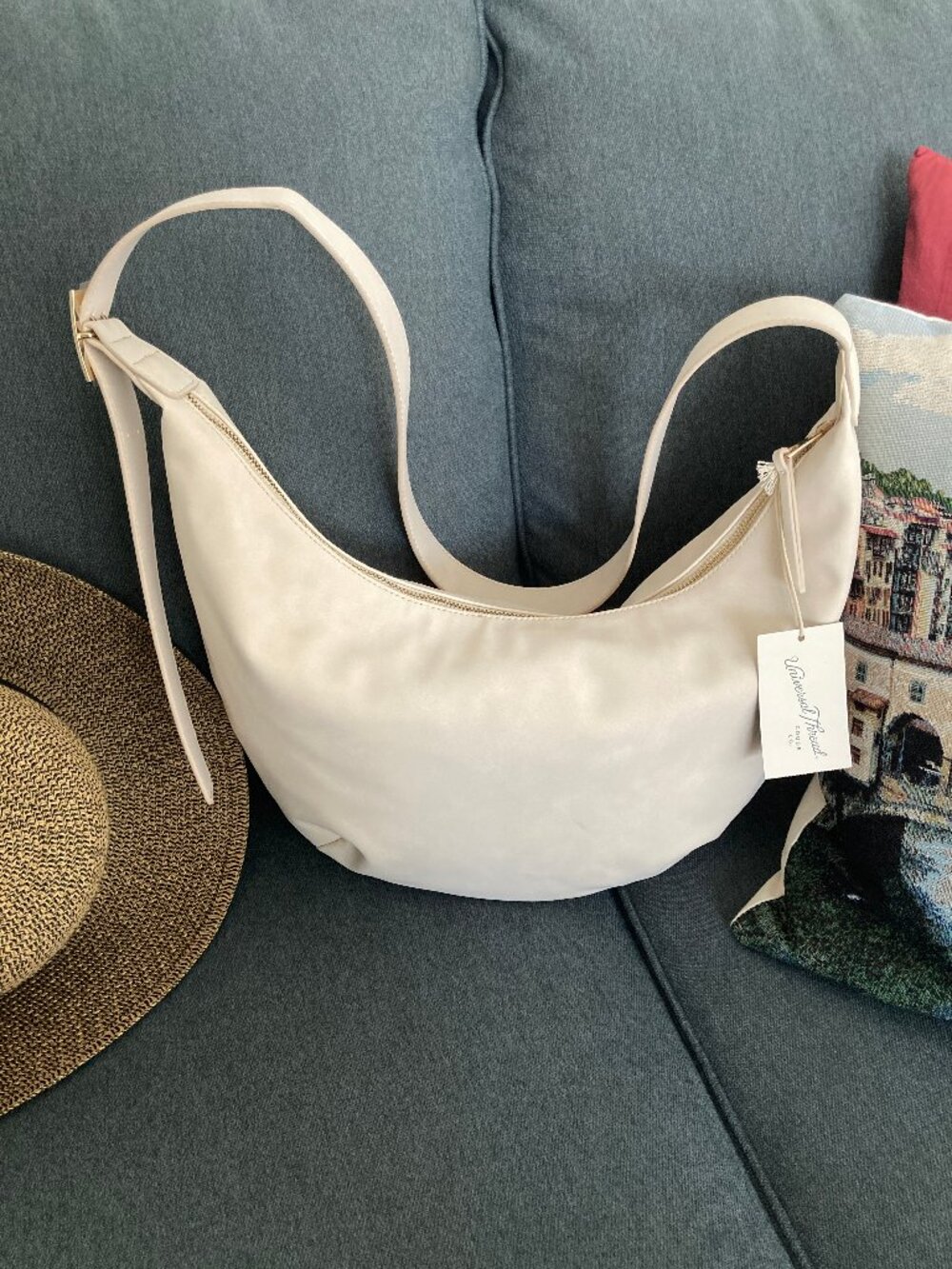 Universal Thread Large Cream Hobo Slouchy Handbag New with Tag
